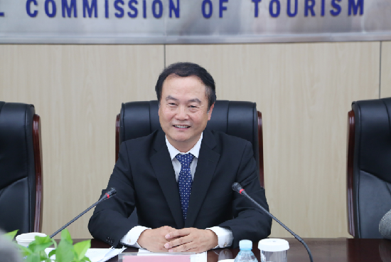 宋宇秘书长在会上发言