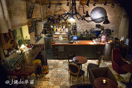 里加老城竟藏着这几家神秘诡异的咖啡馆