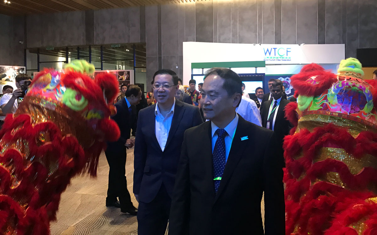 联合会秘书长宋宇等与会领导嘉宾巡馆参观旅游会展