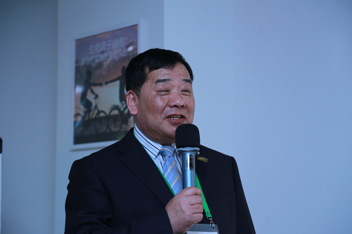 联合会秘书处顾问何声康老师就“制胜的法宝 ：如何做好旅游业的营销和品牌”做授课演讲