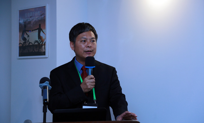 世界旅游城市联合会常务副秘书长李宝春在开课仪式上致欢迎词