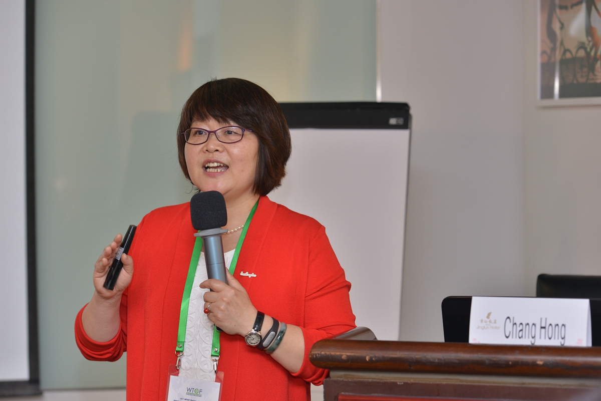 洛杉矶市会议旅游局中国事务负责人常红女士做“中国旅游市场营销手段及策划”的主题演讲