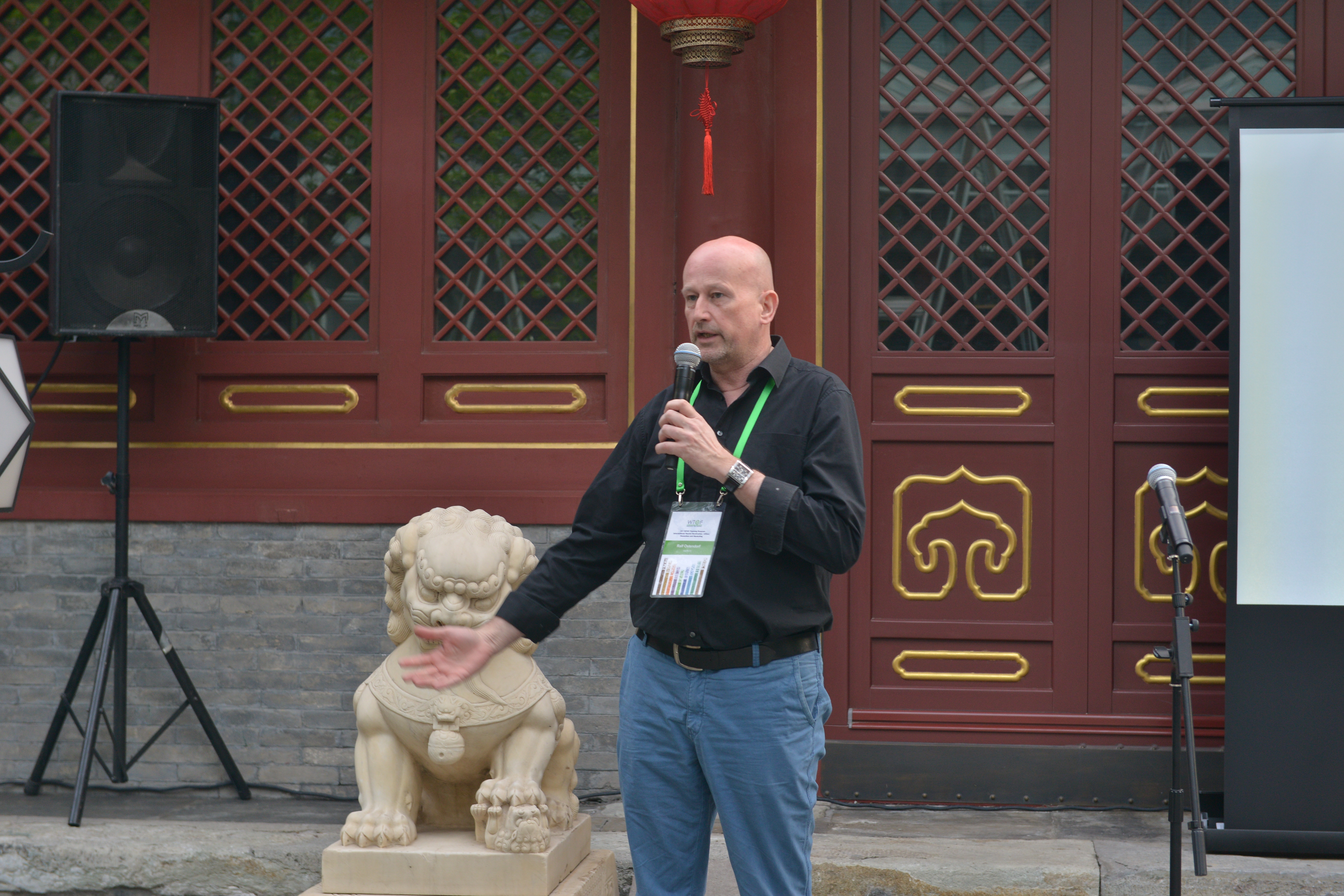 柏林旅游局销售总监ralf ostendorf先生代表学员们讲话