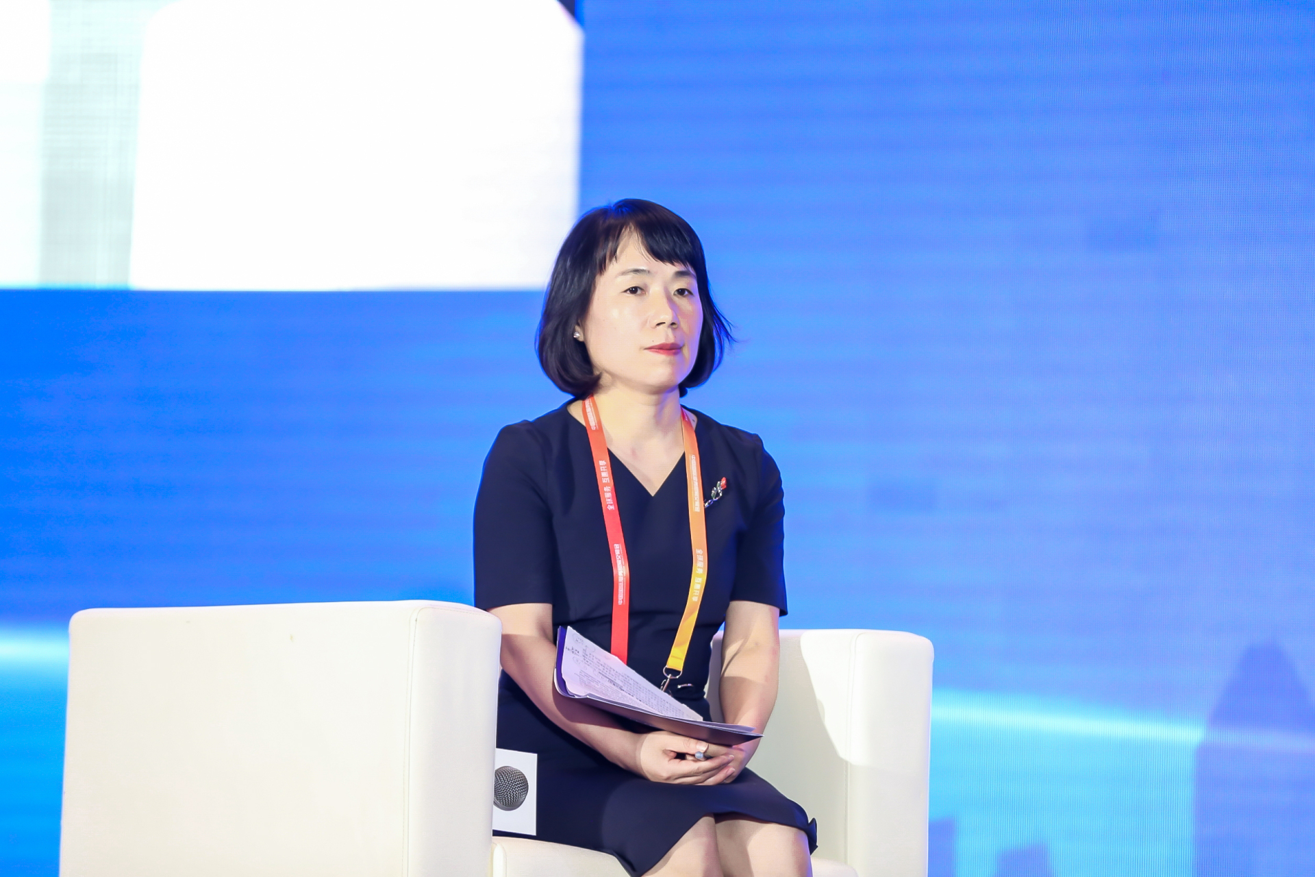  世界旅游城市联合会专家、中国社会科学院旅游研究中心主任宋瑞主持论坛